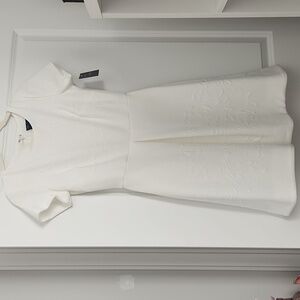 Just...Taylor White Textured Floral Mini Dress